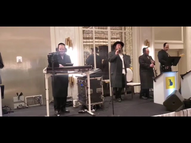 יששכר גוטמן עם תזמורת של אברומי ברקו