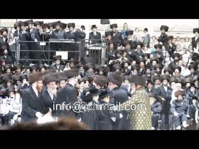 Viznits Rebbe At Last Sheva Brochos In SKver - Sivan 5775