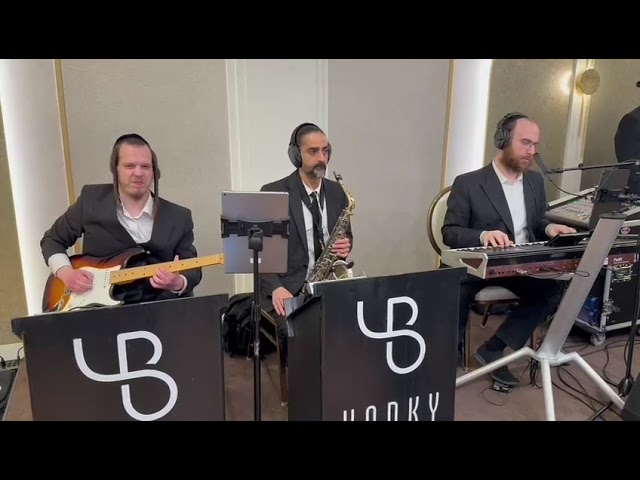 מיילך בראונשטיין עם מקהלת תנועה ותזמורת של יענקי בריסקמן