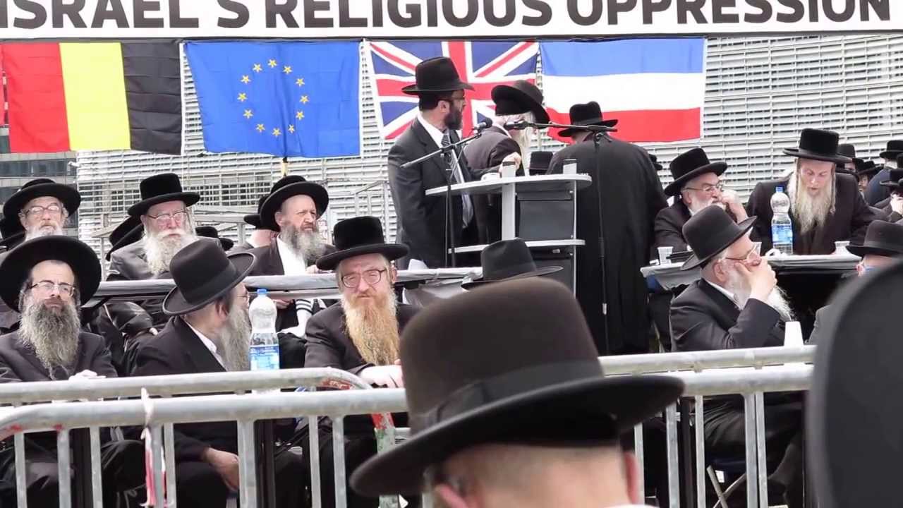 Rav Yaakov Shapiro at Anti Draft Demonstration in Brussels