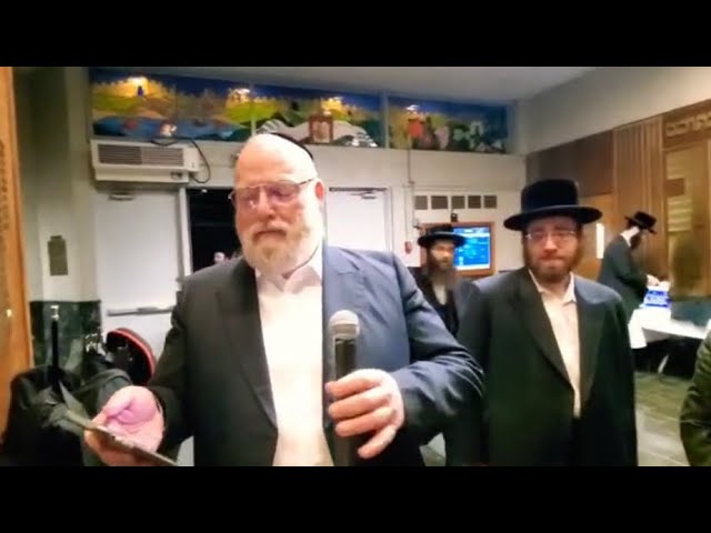 Michoel Schnitzler Z”l Surprising His Freind At His Simcha | מיכאל שניצלר ע”ה בשמחת חברו