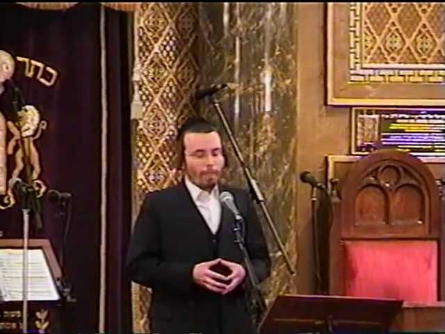 Cantor Yaakov Stark Sings Shma Yisrael.