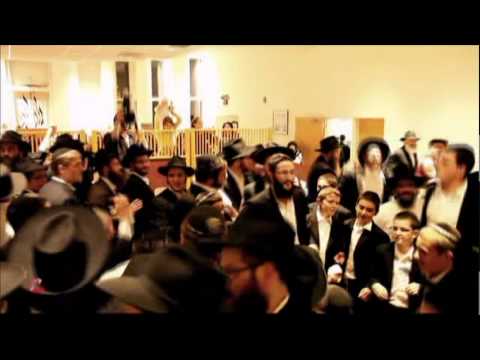 Lipa Shmeltzer at Mendel Rubashkins Bar Mitzvah.mpg