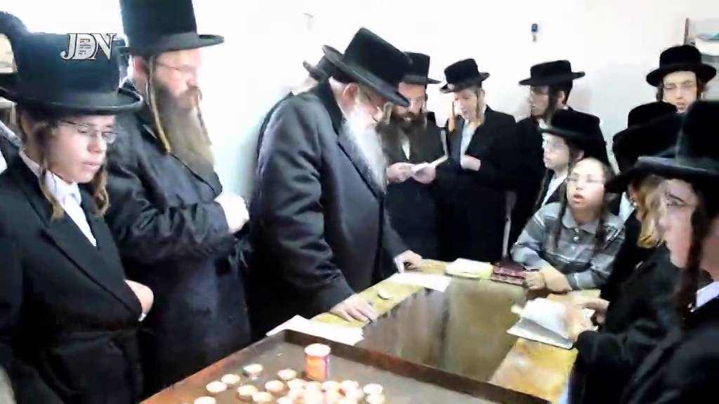 Chernobil Rebbe Saying Kaddish At His father's Tziyun on the Yahrtzeit - 5775
