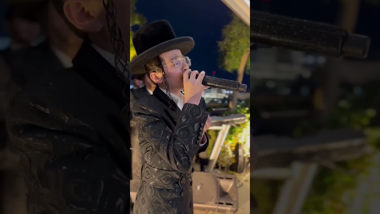 שהנער בנצי קלצקין נפגש עם זאנוויל ויינברגר עם מקהלת מלכות ״התוצאה לפניכם״ עם הקלידן מנדי ברנדוויין