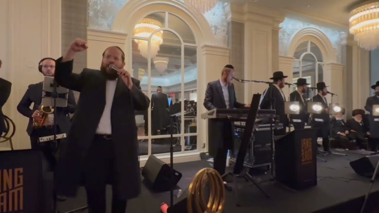 שייעה ברקו עם תזמורת של הערשי לאנגסאם