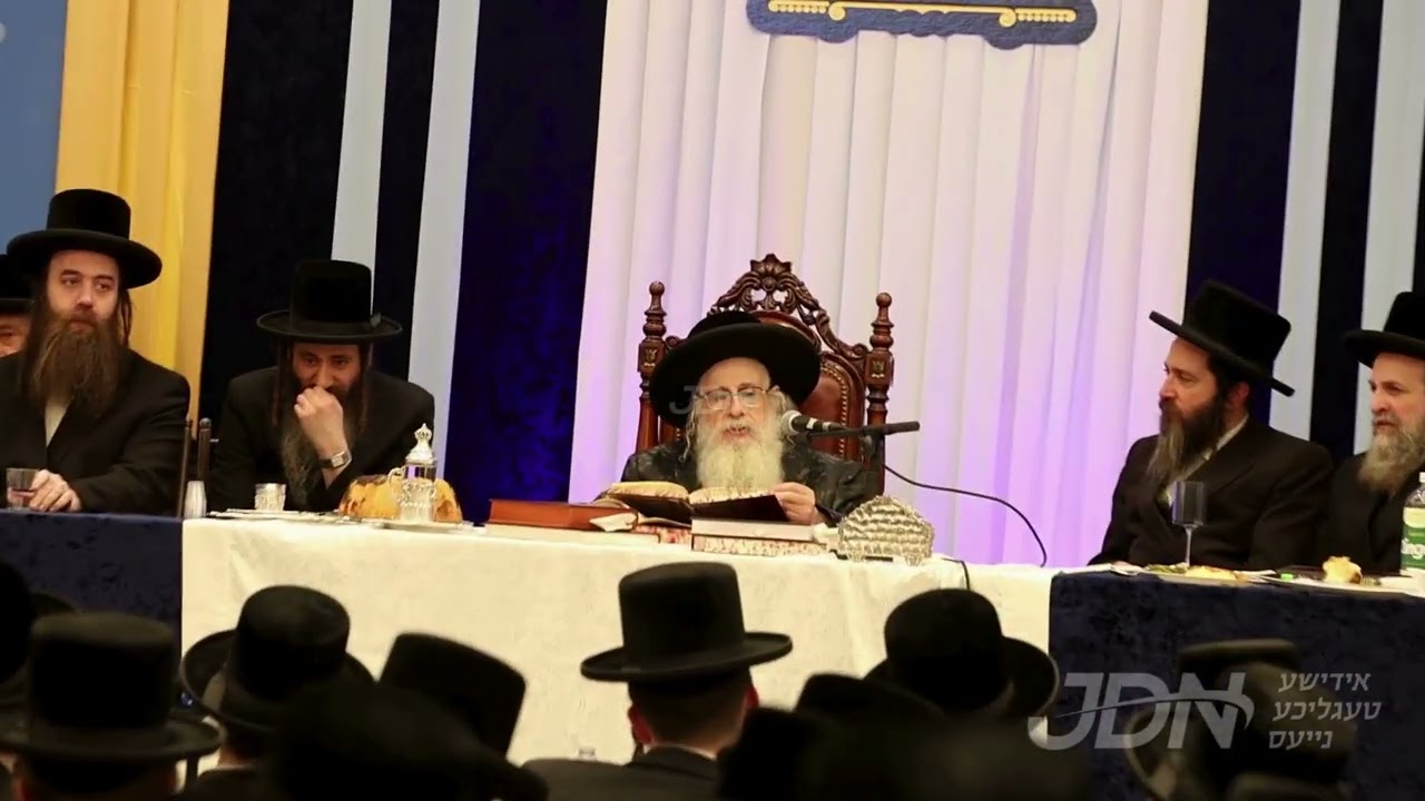 מעמד חלוקת פרסים פאר תלמידי ישיבה קטנה צאנז קלויזענבורג אין בארא פארק