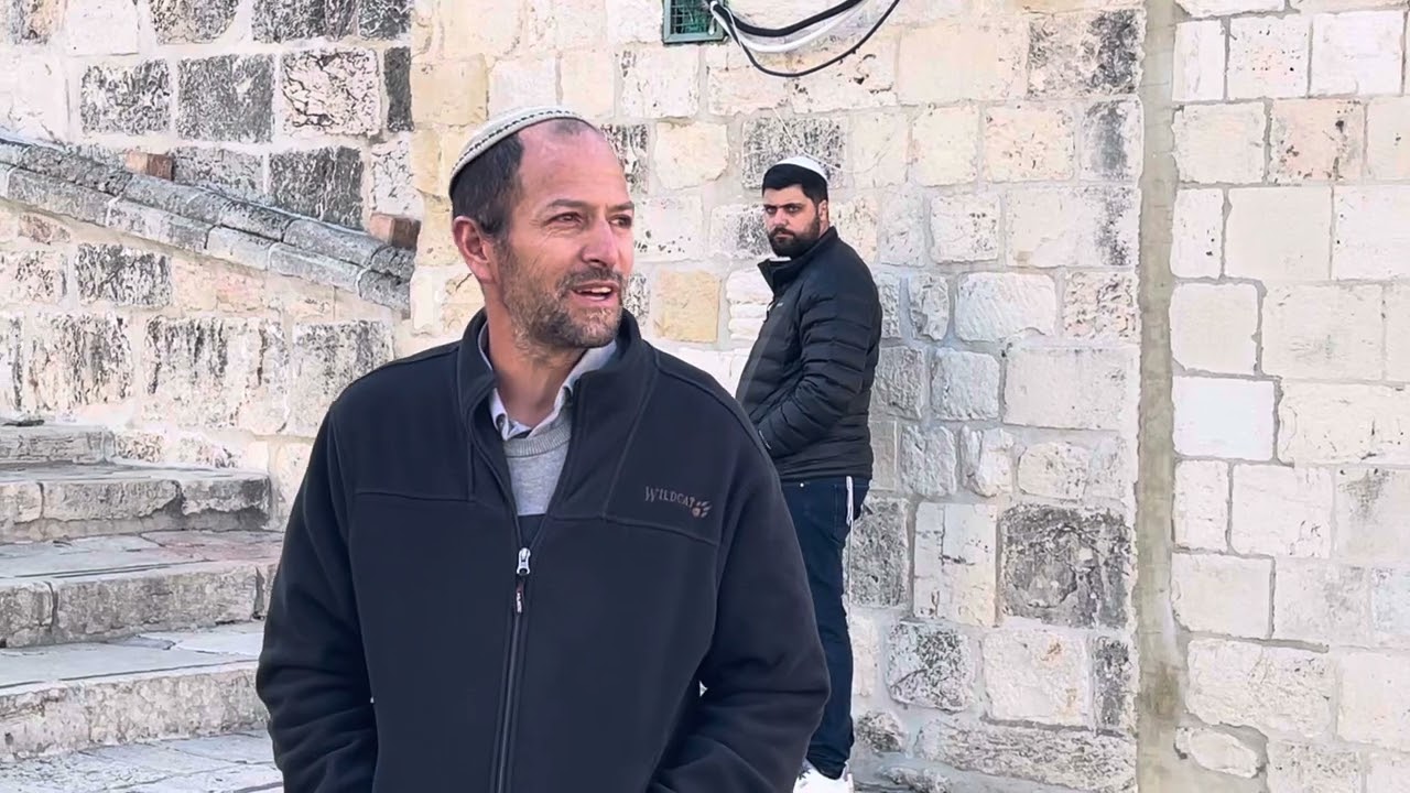 הודיה על נס הצלת משפחת טל מפיגוע.