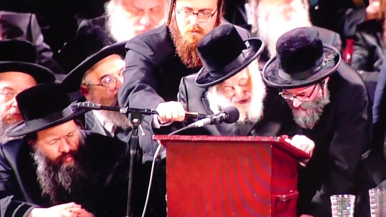 כ"ק אדמו"ר מסקולען זצ"ל בדברים חוצבים להבות אש נגד פגעי הטכנלוגיה אצל כינוס כלל ישראל בסיטי פיעלד א