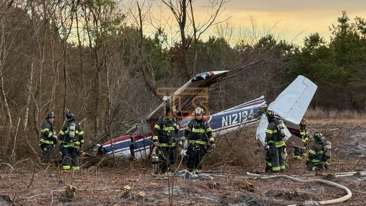 Audio of pilots watching plane crash at Lakewood Airport NJ - The Lakewood Scoop
