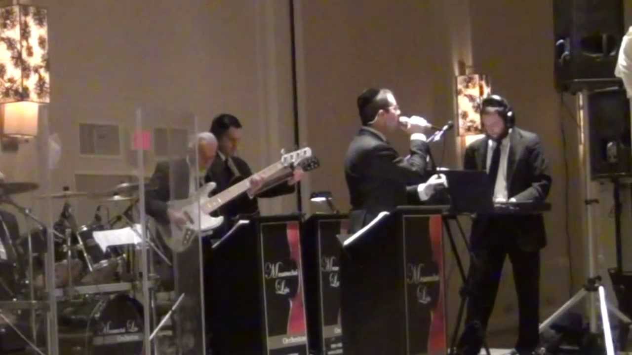 Ein Aroch - Simcha Leiner singing with Mesamechai Leiv Orchestras in Chicago