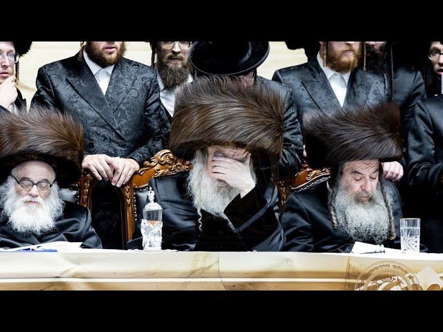 Calling Up Krula Rebbe To Mitzvah Tantz At His Daughter’s Wedding
