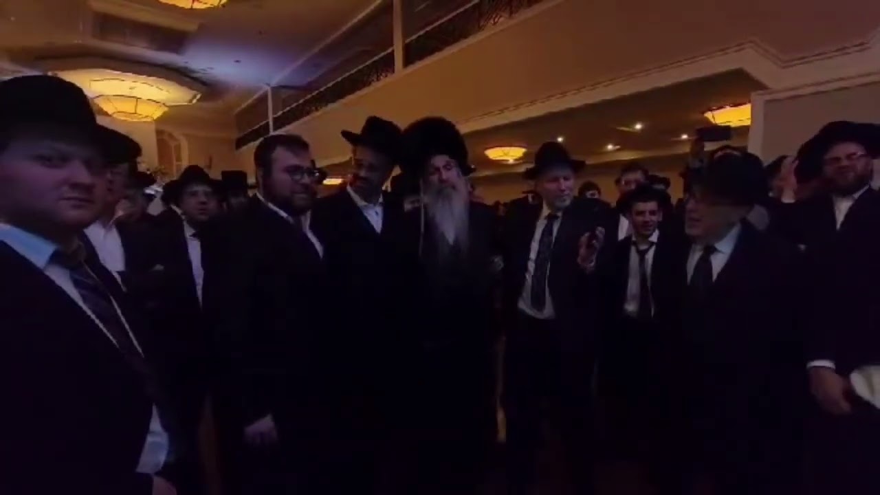גדולי זמר החסידי עם התזמורת של הרשי לאנגסאם - MBD ליפא שמעלצער ועוד