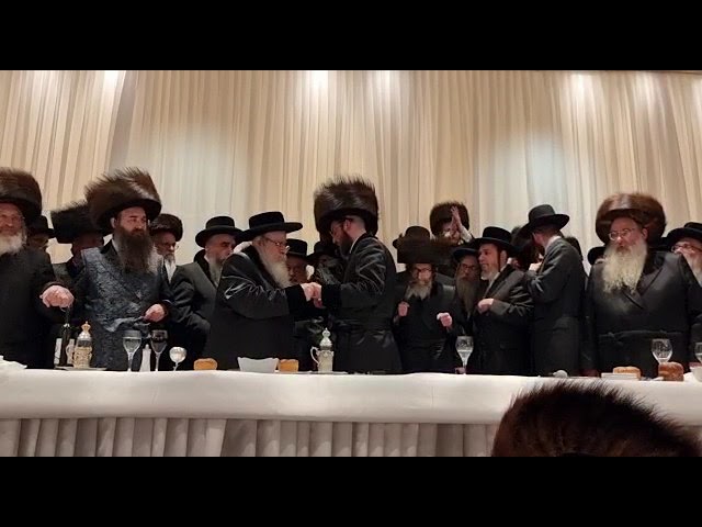 Klausenburg Rebbe Dances At Sadigura Wedding - Sivan 5782