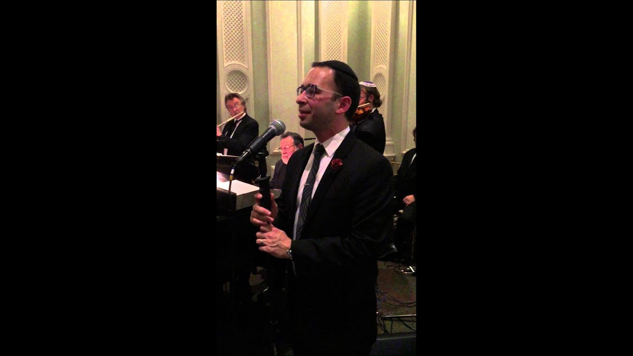 Yitzy Spinner sings Mi Bon Siach at a recent wedding.