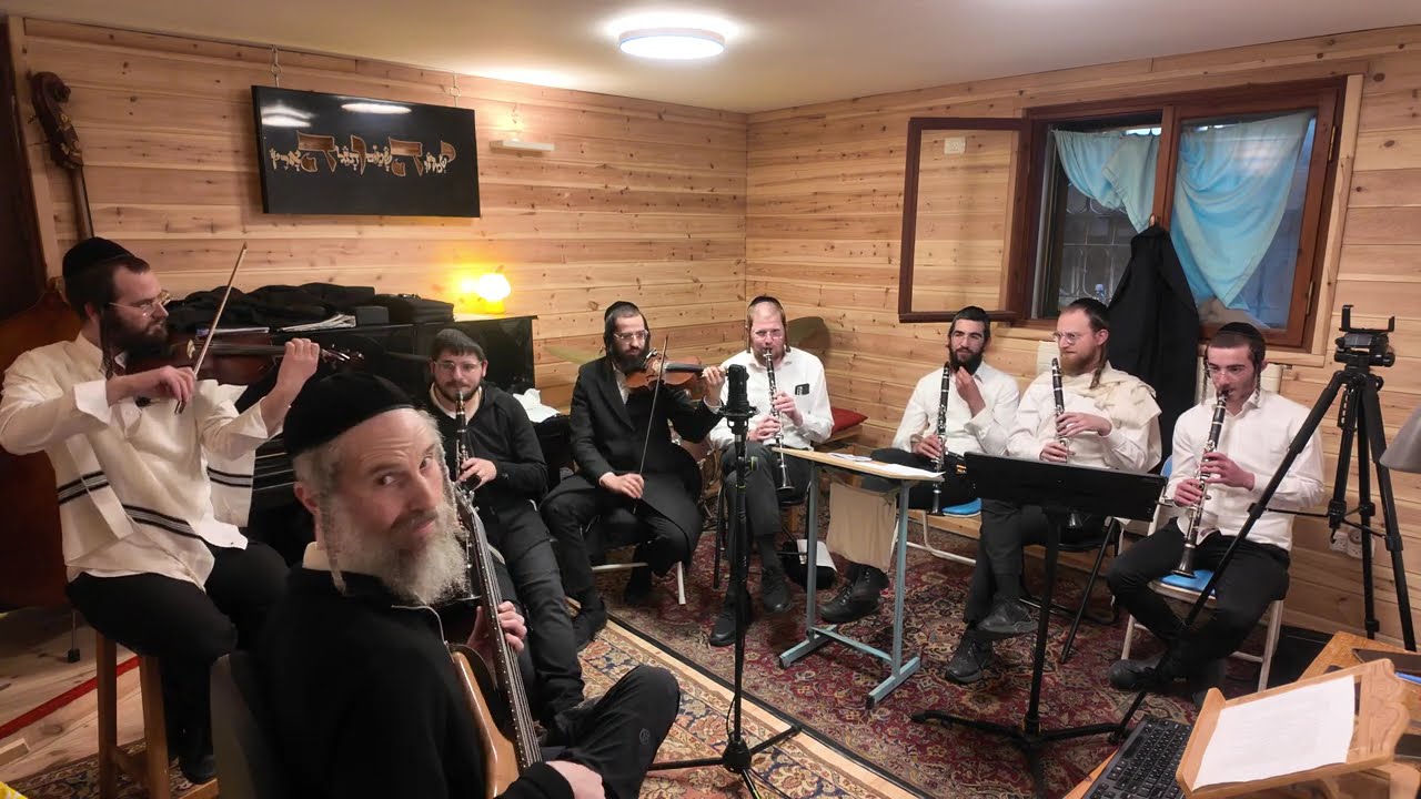 אדיר הוא - שרוליק לפקוביץ עם החברים אצל עופר שניידר