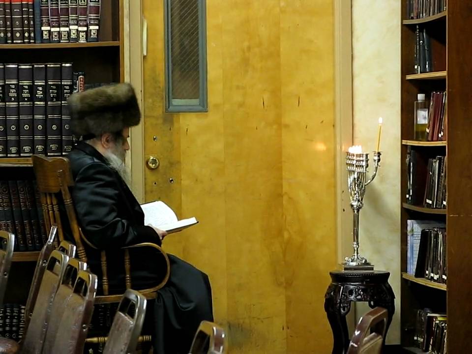 Foltechaner Rebbe Candle Lighting