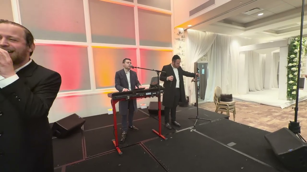Chesky schwartz on the keys & Elimlich Frank & Sruly Green @ Yoley Stuhi Hit