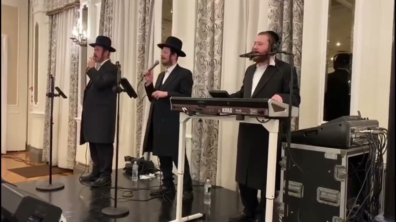אחים פרוינד עם הקלידן אברומי ברקו