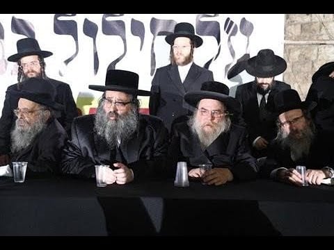 כ״ק אדמו״ר מסאטמאר ביים עצרת לאור די פגיעה אויף מרן גאב״ד ירושלים