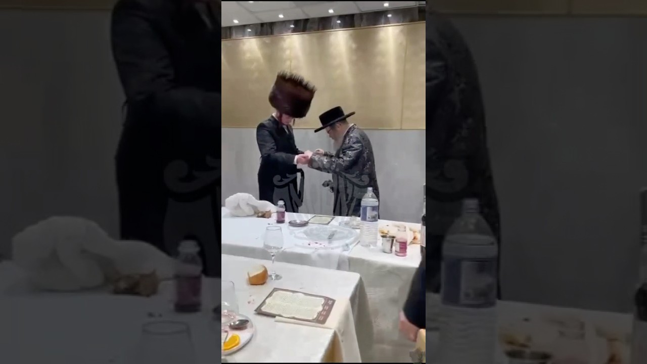 Satmar Rebbe Reb Zalmen Leib Dances At A Sheva Brachos | האדמו”ר מסאטמאר בריקוד בשבע ברכות