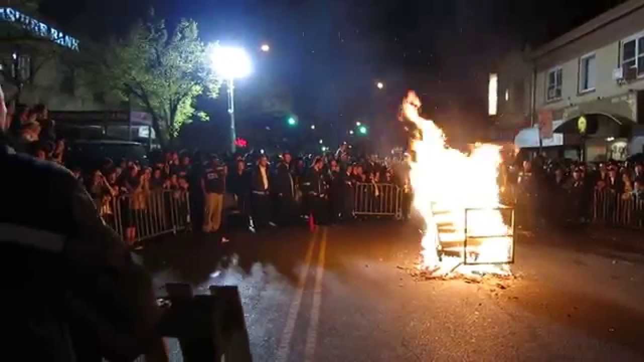 CWSP Shmira of Boro Park conducts Security for Nikolsburg Lag B'Omer Fire (2013)