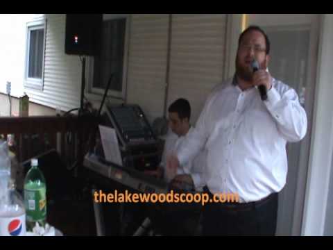 Yosef Chaim Bloch YCB Singing At Childrens Event
