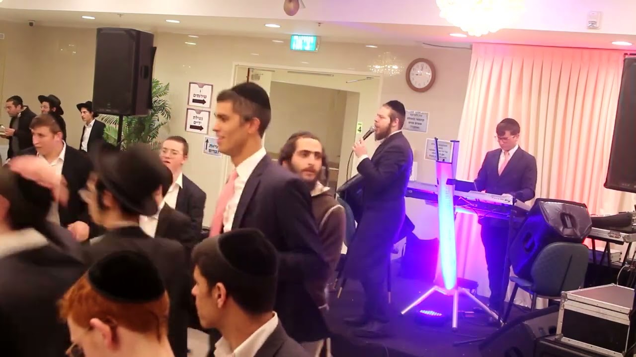 הזמר שולם וועג והקלידן חיים שפירא