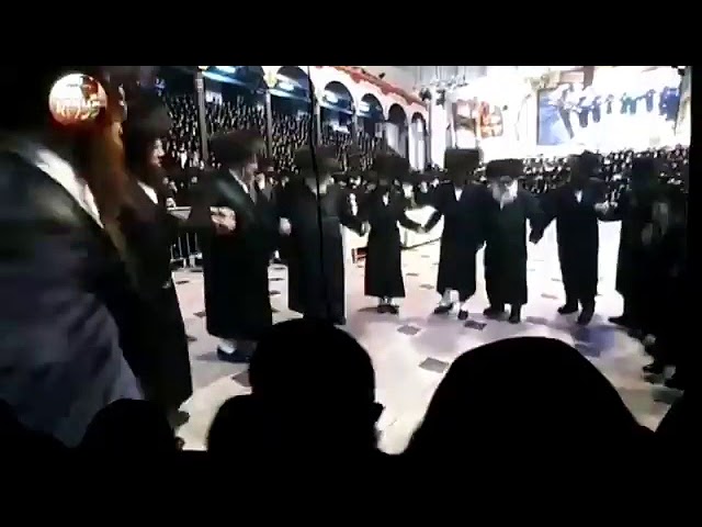 Family Dance At Belz Wedding 15 Sivan 5778