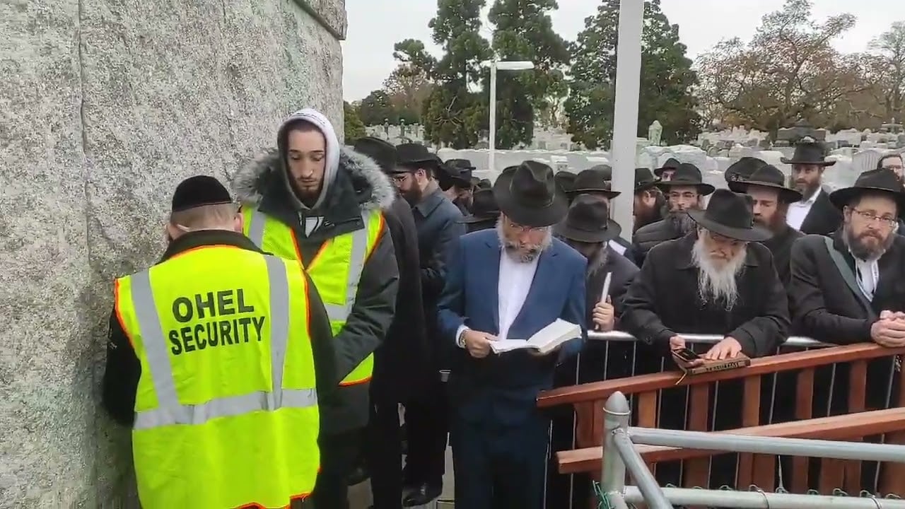 'Pan Kloli' Read on Behalf of All Shluchim