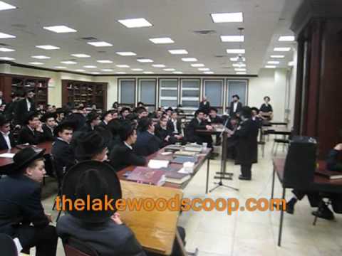 Hagaon Reb Yaakov Galinski Shlita at Bais Pinchos