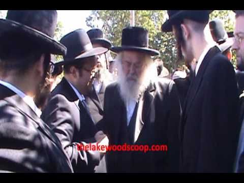 Munkacz Rebbe At Levaya Of R AC Nussbaum Z'L Lakewood