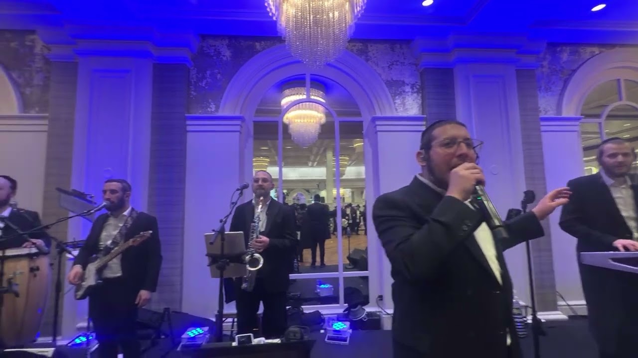 Hershey Langsam on the keys  & Kalmy Schwartz @ Yossi Indig & Fleishman fire 🔥