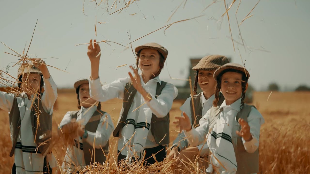 ברכת המזון - ילד הפלא בנצי קלצקין, מקהלת חסידימלעך | Bentzy Kletzkin, Chasidim'lech