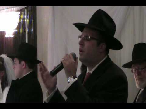 Ieshula Ishakis Sings Mi Bon Siach At A Chupa (Great High Part).mp4