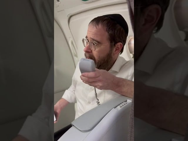 Shliach Speaks on the Airplane After Israel Mission