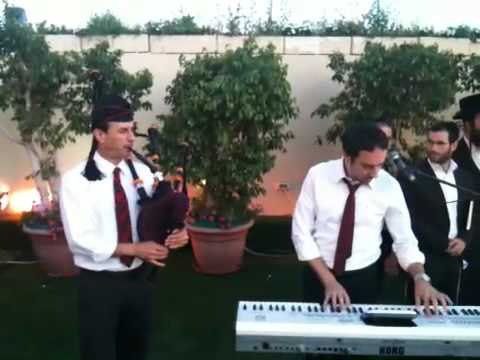 עמירן דביר עם חמת חלילים בחופה