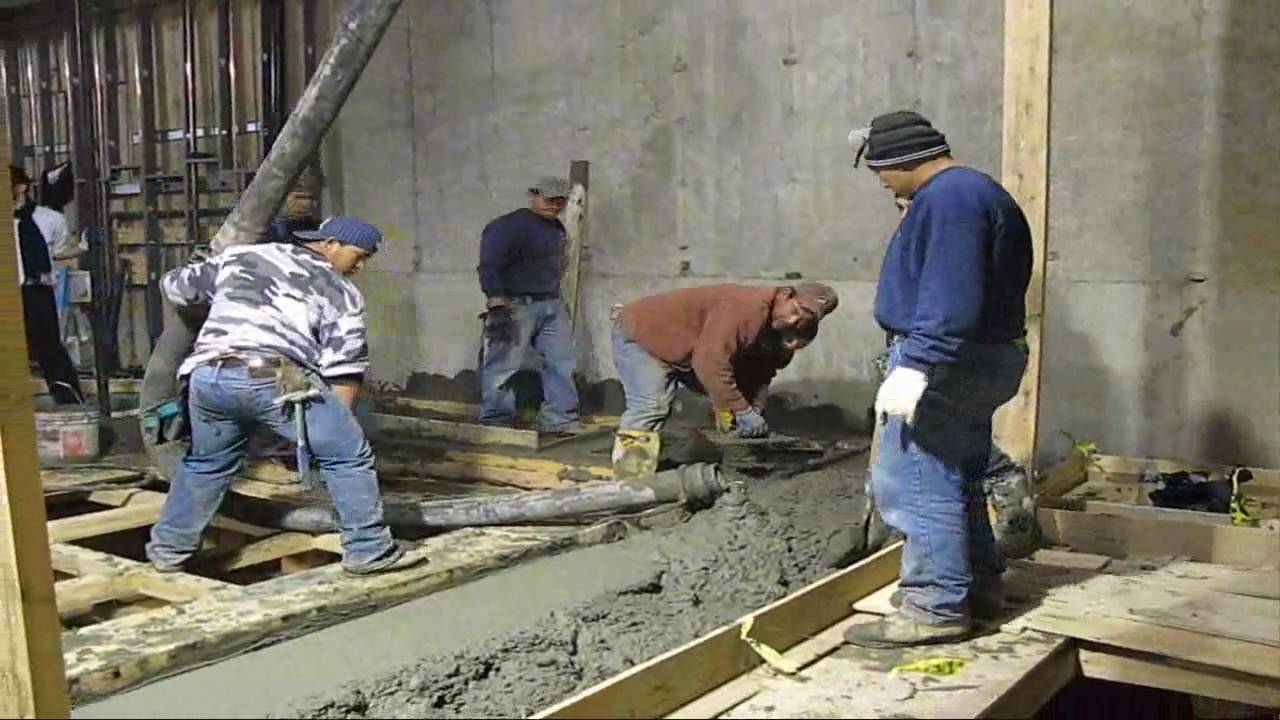 Building the Satmar Mikvah on Skilman 2