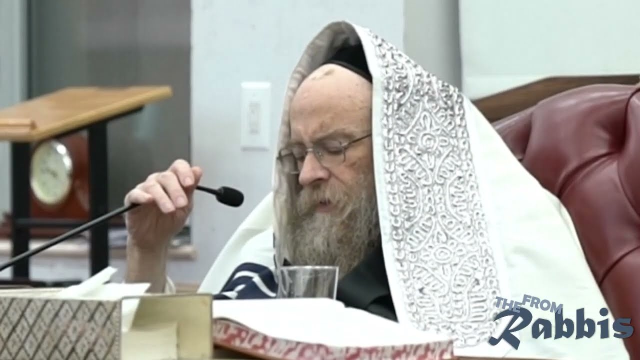 האדמו''ר מ'קאסוב ביים געבן א דרשה פאר תלמוד תורה יגדל תורה (כתה ח')