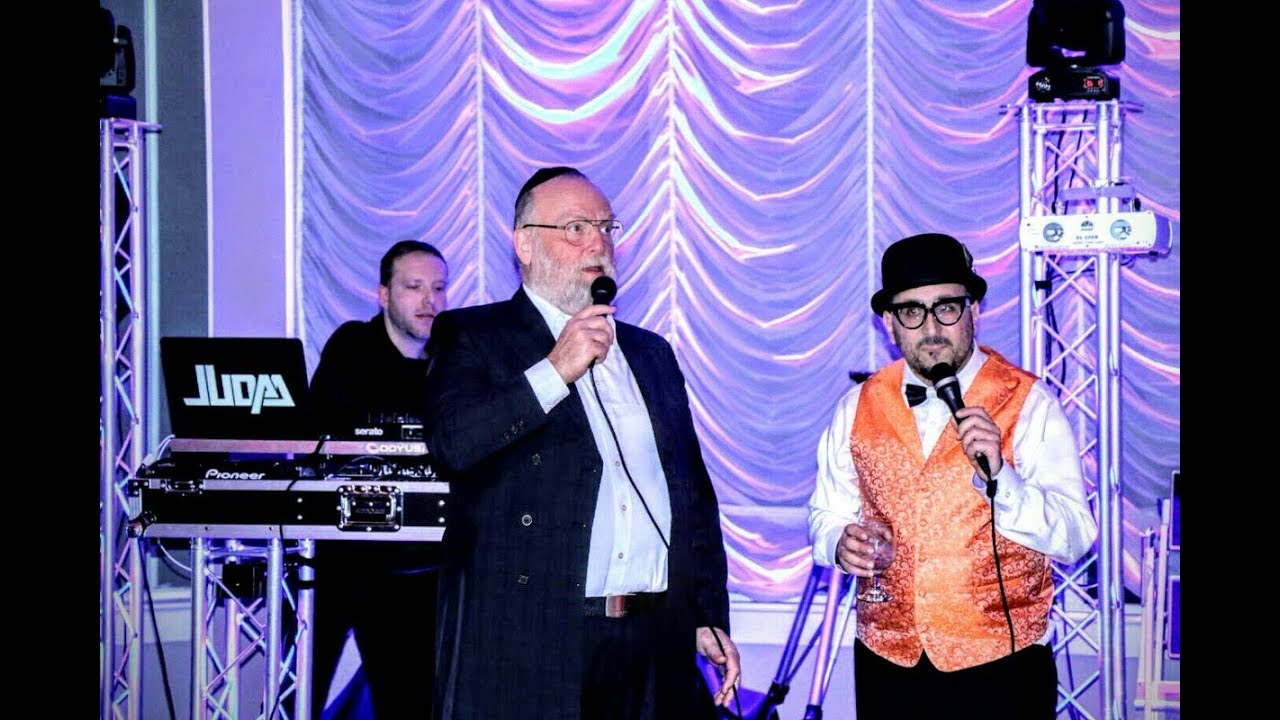 Lipa schmeltzer & Michoel Schnitzler singing together!~ליפא שמעלצער עם מיכאל שניצלער