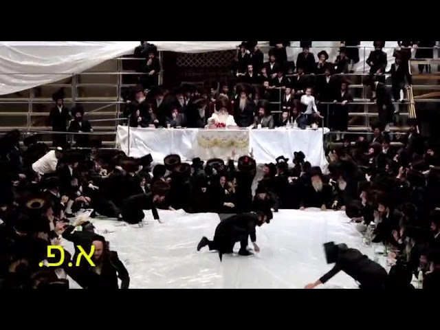 Apple Throwing Tish In Sanz Motzei Simchas Torah 5786