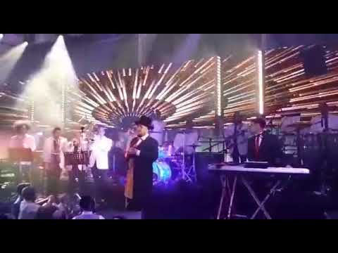 Lipa Schmeltzer at wedding in Israel with Yoely Dikman|ליפא שמעלצר עם יואלי דיקמאן