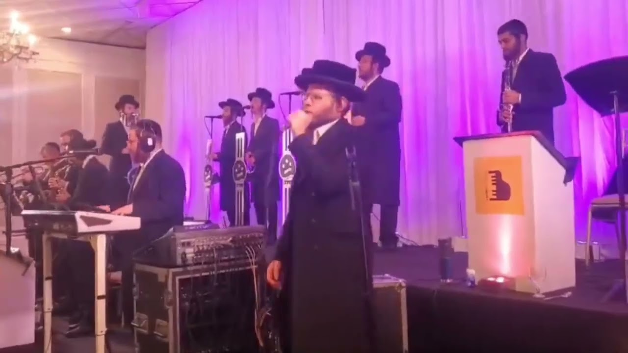 Avrumi Berko 🎹 Bentzy Webermen 🎤 Shira Choir