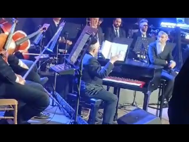 Yossi Green & Avraham Freid Performs - The Jewish Music Fall Of Fame Show