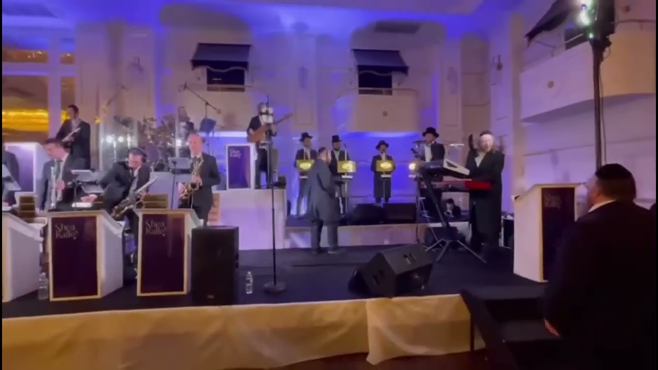 לוי פאלקוביץ עם מקהלת ידידים ותזמורת של שייעה קאלר