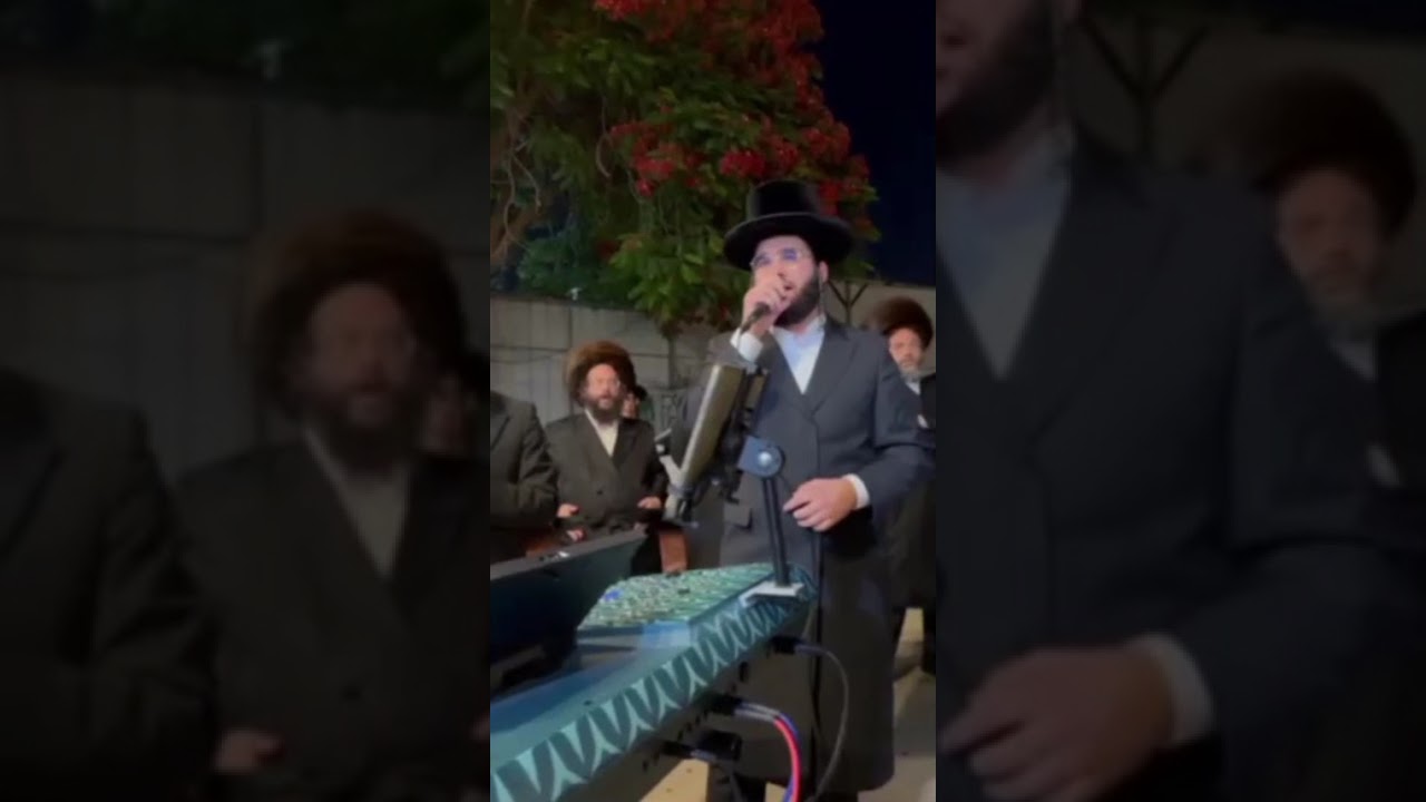 הקלידן הענק יוחנן אורי עם יהודה מנהיים בחופה מרגשת