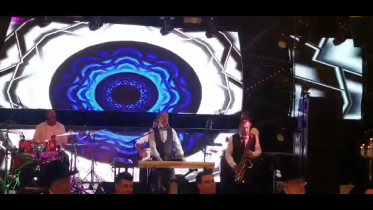 עמירן דביר והלהקה - תקציר חתונה