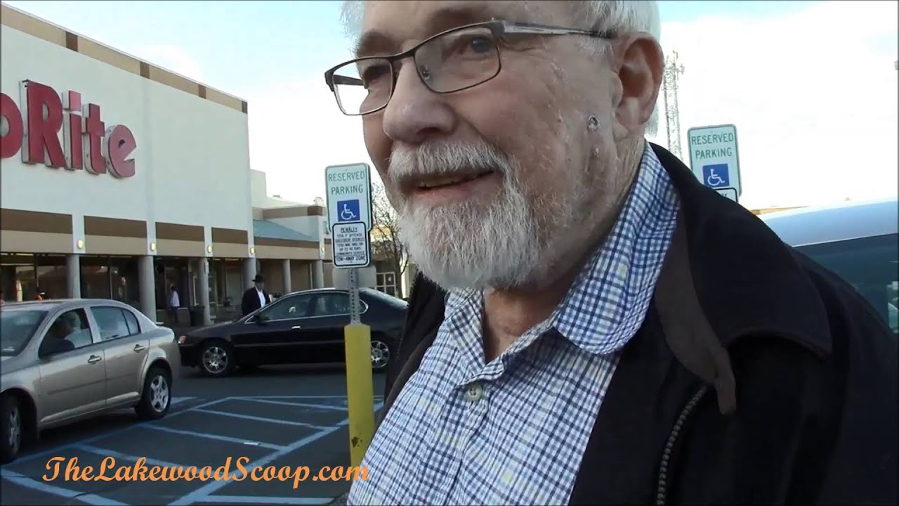 Peretz Eichler TLS speaks to Residents about ShopRite Lakewood Closing