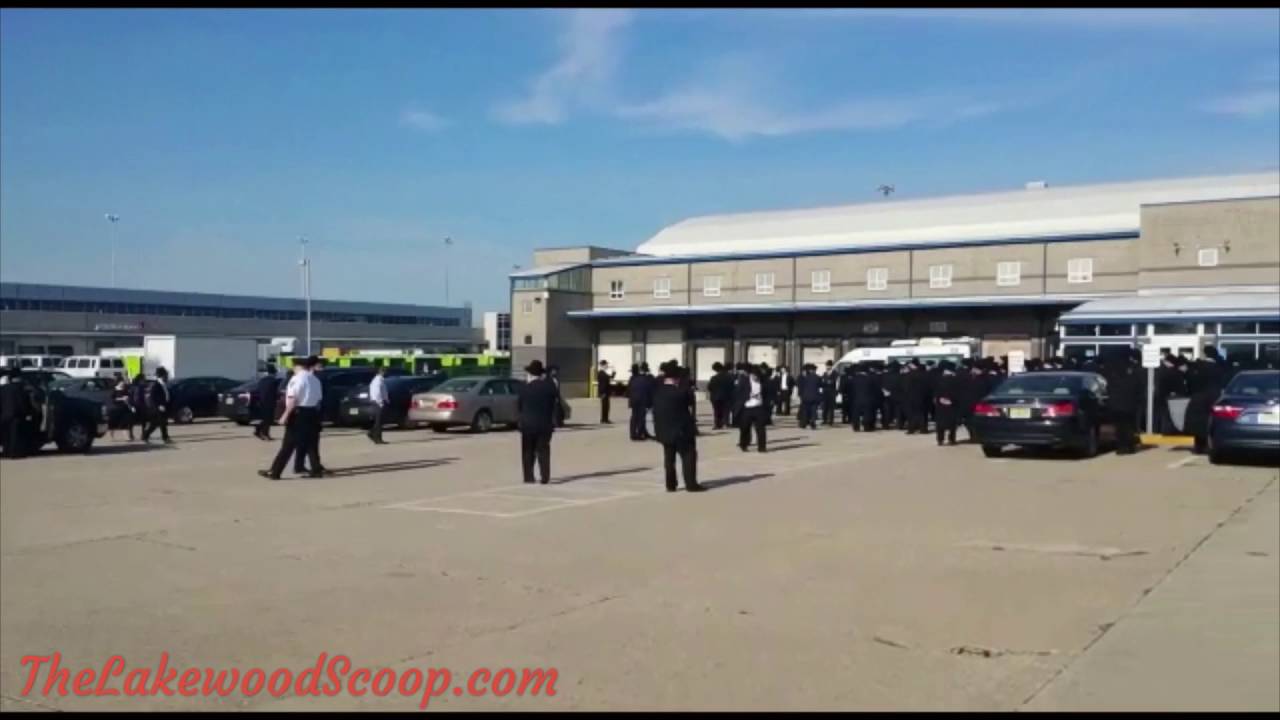 Levaya of Harav Moshe Rabinowitz ZL at JFK