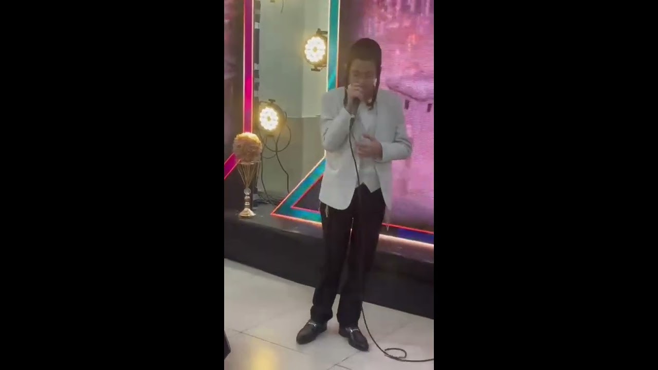 ילד הפלא בנצי קלצקין עם הקלידן יענקי רובין בביצועים מרגשים